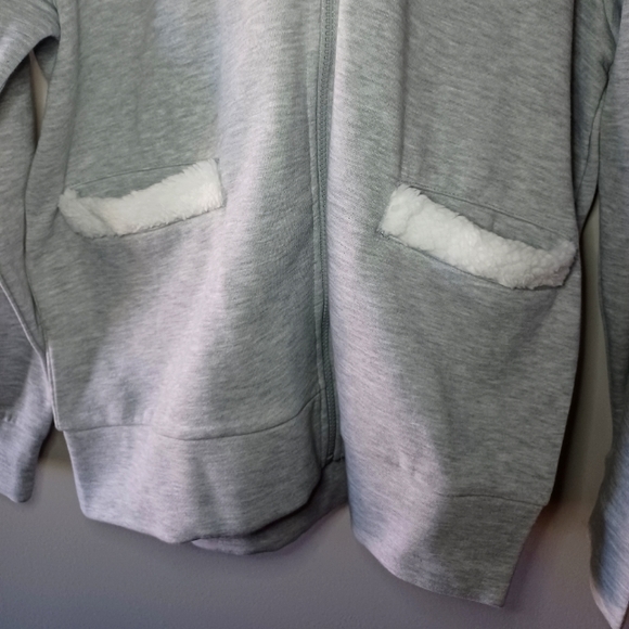 La Vie En Rose Faux Sherpa Hoodie - Picture 3 of 12